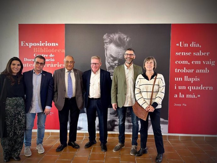 El conseller d'Investigació i Universitats, Joaquim Nadal, en la inauguració de la nova exposició permanent 'La passió per escriure, Josep Pla Pla (1887-1981)'