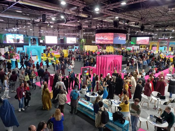 Archivo - La Consejería de Turismo, Cultura y Deporte transforma durante el fin de semana el pabellón de Andalucía en la Feria Internacional de Turismo (Fitur) de Madrid. (Foto de archivo).