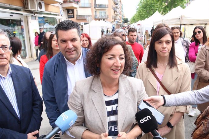 La portavoz del PSC en el Parlament y número dos en las elecciones catalanas, Alícia Romero, en Pineda de Mar (Barcelona)