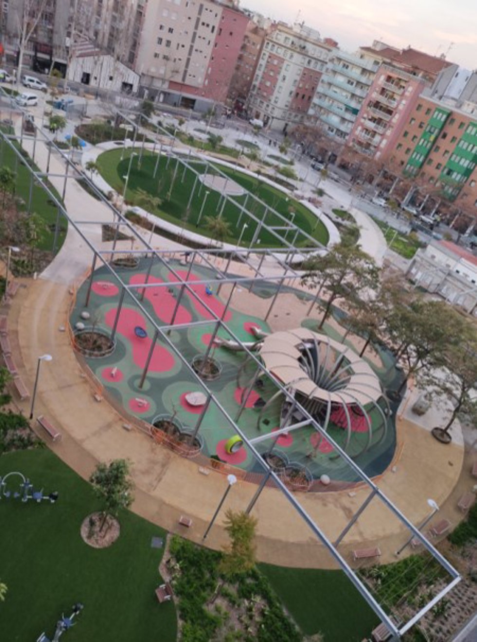 Parque de la Colnia Castells en el distrito barcelonés de Les Corts