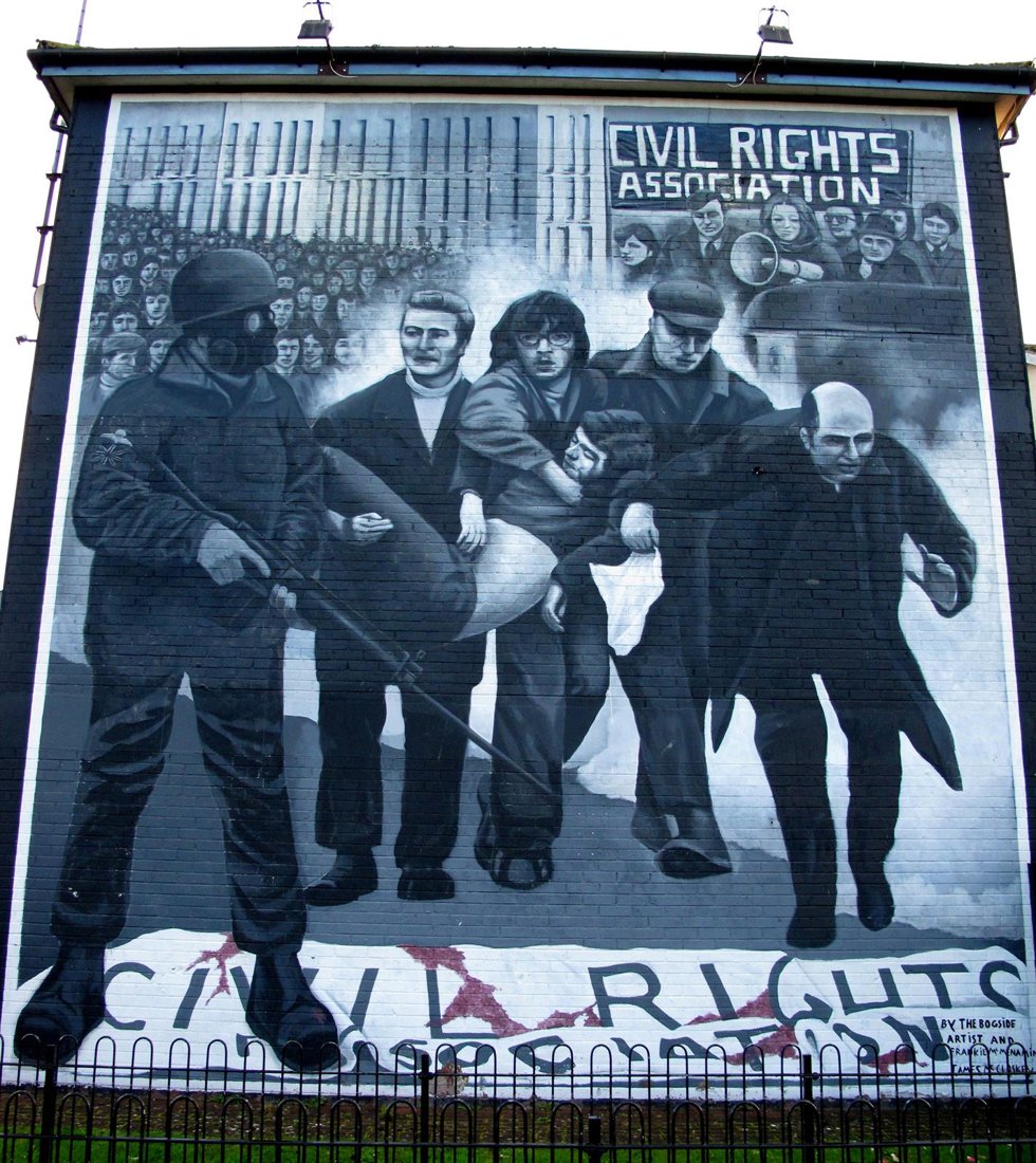 Archivo - Mural sobre el Domingo Sangriento en Irlanda del Norte 