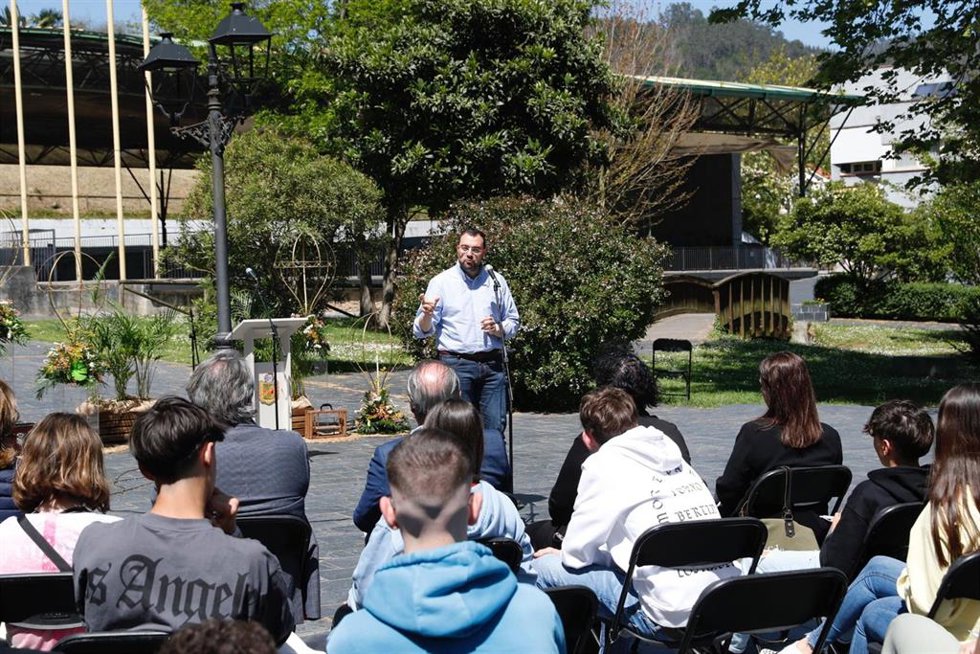 El presidente del Principado, Adrián Barbón, interviene en el XV Encuentro Participación Infantil y Juvenil Grado.