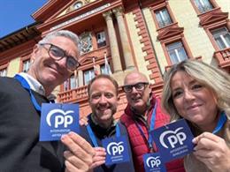 El presidente provincial del PP de Jaén, Erik Domínguez; la secretaria general, Elena González; el coordinador general, Luis Mariano Camacho; y el vicesecretario provincial de Política Institucional, Rafael García, en el País Vasco con motivo del 21A.