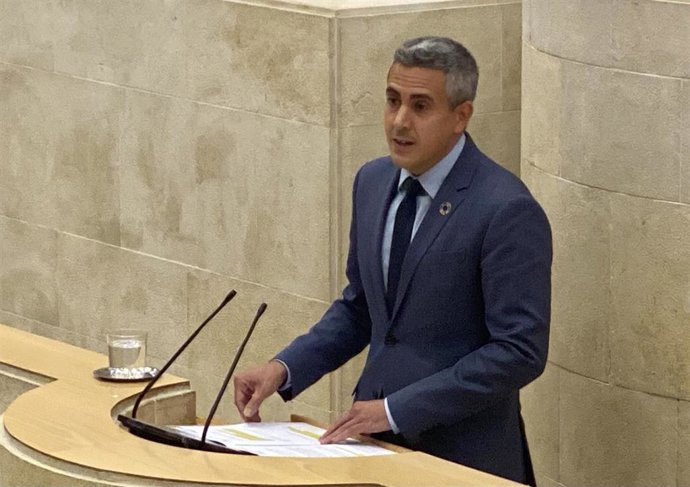 El secretario general del PSC-PSOE y portavoz parlamentario, Pablo Zuloaga