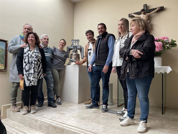 El Ayuntamiento de Albelda de Iregua presenta y expone la nueva campana en la iglesia de San Martín