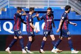 Foto: El Eibar se mantiene segundo y el Andorra frustra al Espanyol