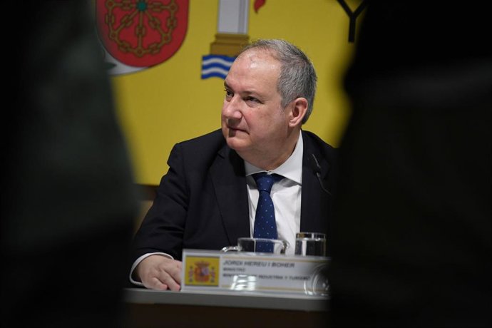 El ministro de Industria y Turismo, Jordi Hereu, durante una reunión con una delegación de la empresa china Chery y de Ebro-EV Motors, en la sede del Ministerio, a 17 de abril de 2024, en Madrid (España)