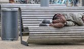 Foto: Andalucía incrementa en 1,7 millones los fondos para que los ayuntamientos puedan atender a personas sin hogar