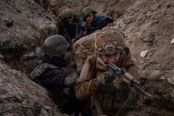 Archivo - Militares ucranianos durante un entrenamiento