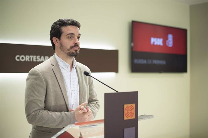 Archivo - El portavoz adjunto del PSOE Aragón, Darío Villagrasa.