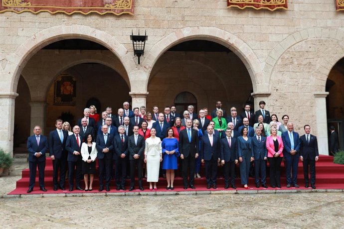 El Rey Felipe VI recibe a las autoridades en el marco de la Conferencia de Presidentes de Parlamentos de la Unión Europea