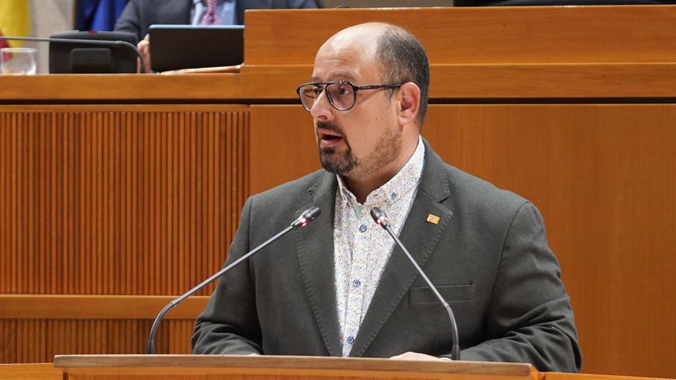 El portavoz del PAR en las Cortes de Aragón, Alberto Izquierdo.