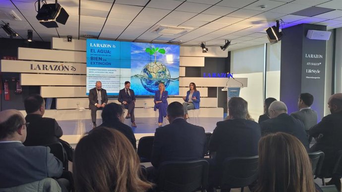 La consejera Sara Rubira durante su participación en el Foro 'El  agua: un bien en peligro de extinción'