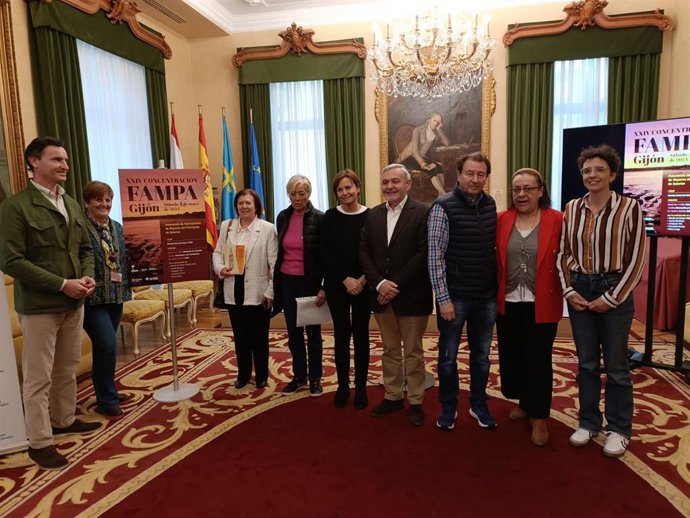 Presentación, en el Ayuntamiento gijonés, de la 24 concentración de la Federación de Asociaciones de Mayores del Principado de Asturias (Fampa), que se celebrará en Gijón el próximo 4 de mayo.