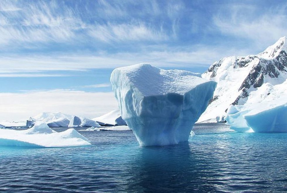 Hielo flotante en la Antártida