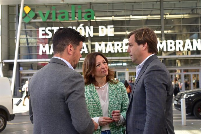 La presidenta del PP de Málaga, Patricia Navarro, y el secretario general del PP de Andalucía, Antonio Repullo, en Málaga