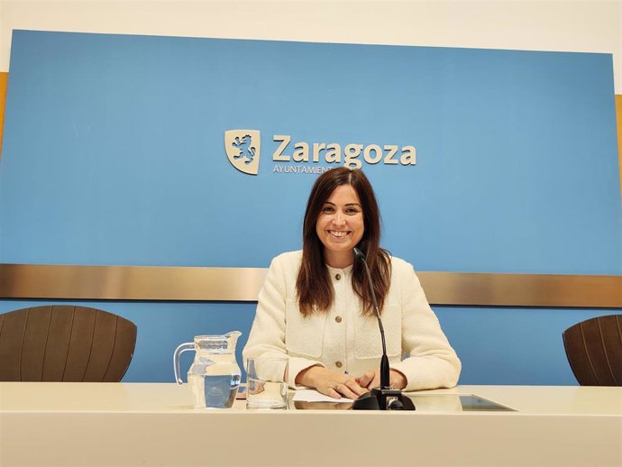 La consejera muncipal de Medio Ambiente y Movilidad, Tatiana Gaudes, en la sala de prensa del Ayuntamiento de Zaragoza