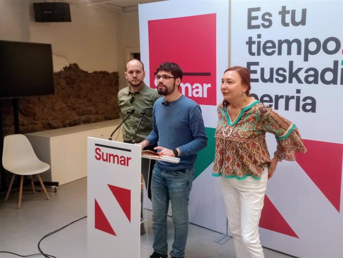 Iñigo Martínez, Lander Martínez y Carmen Muñoz, de Sumar