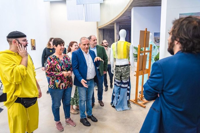 El consejero de Empleo del Cabildo de Tenerife, Efraín Medina, en la semana de la moda 'Slow Fashion'