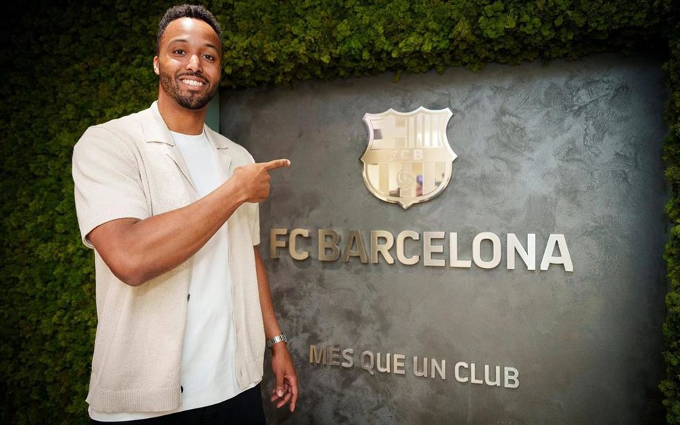El jugador del Bara de balonmano Timothey N'Guessan renueva con el FC Barcelona hasta 2027