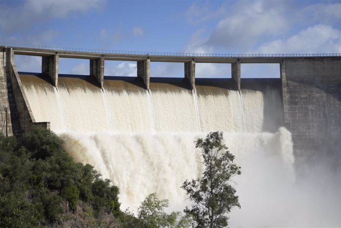 Embalse del Gergal. A 01 de abril de 2024, en Sevilla (Andalucía, España). 