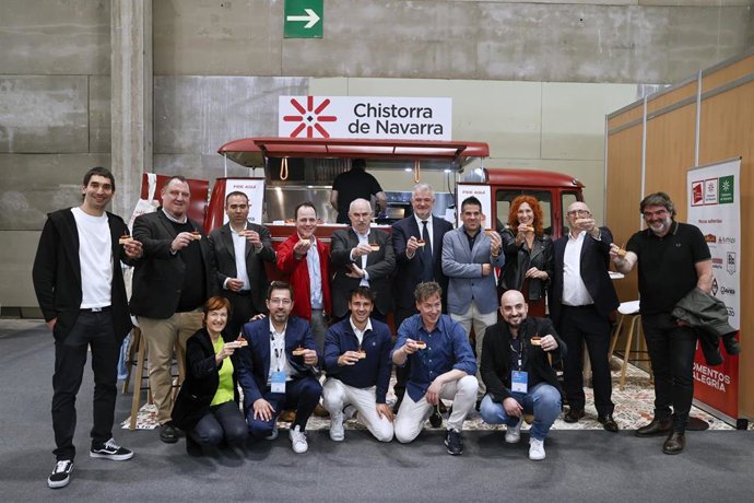 Asociación de productores de chistorra de Navarra en la inauguración de la feria Salón Gourmets, donde se presenta la marca Chistorra (Txistorra) de Navarra, este lunes en Madrid.