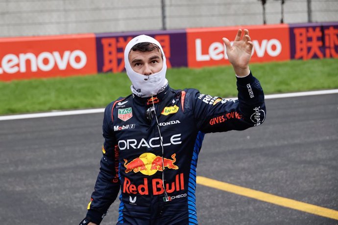 PEREZ Sergio (mex), Red Bull Racing RB20, portrait during the Formula 1 Lenovo Chinese Grand Prix 2024, 5th round of the 2024 Formula One World Championship from April 19 to 21, 2024 on the Shanghai International Circuit, in Shanghai, China 