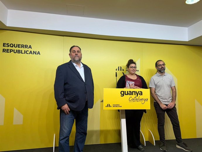 El president d'ERC, Oriol Junqueras, amb la número 18 per Barcelona, Yasmina Sánchez