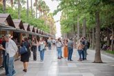 Foto: La facturación en la Feria del Libro de Almería crece hasta un 15% con una gran presencia de público en los actos