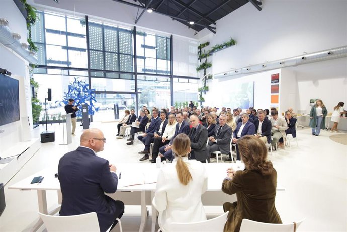 La presidenta del Govern, Marga Prohens, interviene en la reunión del Patronato de la Fundación Impulsa Baleares.