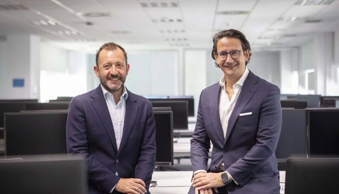 El consejero delegado de Emergya, Víctor Fernández, y el CEO de Ayesa, José Luis Manzanares