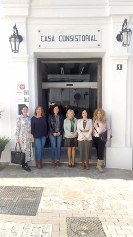 Visita De La Delegada De Empleo, Empresa Y Trabajo Autónomo A Monda (Málaga)