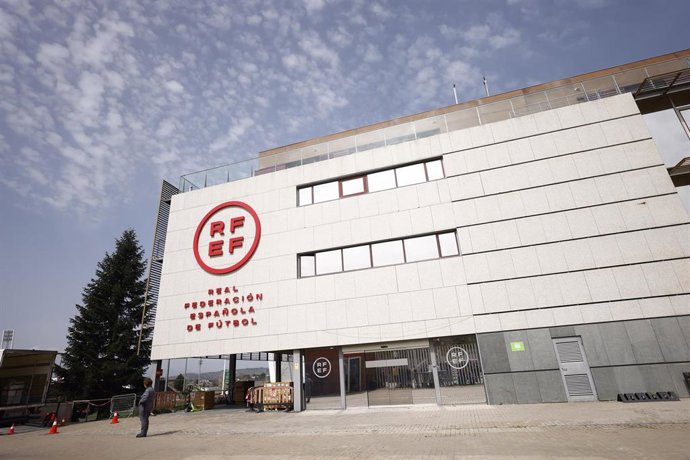 Archivo - Fachada de la Real Federación Española de Fútbol (RFEF)