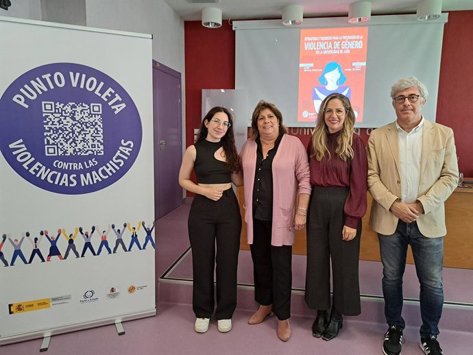 Mesa redonda sobre prevención de violencia de género.