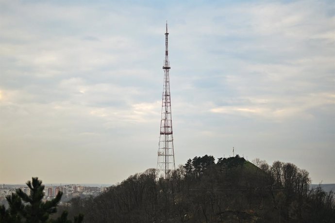 Archivo - April 8, 2023, Lviv, Lviv region, Ukraine: Lviv TV tower seen from Lion Hill. Different views of the city of Lviv, in western Ukraine, on April 8, 2023.