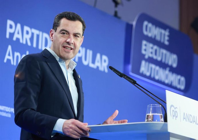 El presidente del Partido Popular de Andalucía, Juanma Moreno, durante su intervención en el Comité Ejecutivo Autonómico. A 22 de abril de 2024, en Sevilla (Andalucía, España). El presidente del Partido Popular de Andalucía, Juanma Moreno, ha presidido es
