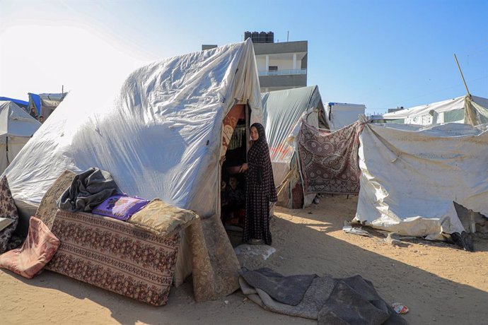 Archivo - Campamento temporal en la ciudad de Rafá, en el sur de la Franja de Gaza