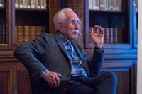 El Ayuntamiento nombrará Hijo Adoptivo de Madrid al escritor Luis Mateo Díez