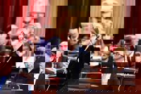 Prohens asegura que si se demuestra que Porsell "ha acogido un solo turista" en el agroturismo lo cesará "ahora mismo"