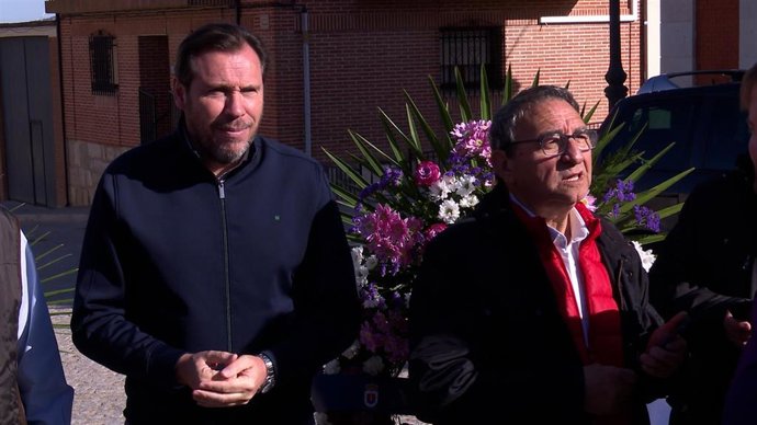 Óscar Puente (Izda) En Villalar De Los Comuneros.