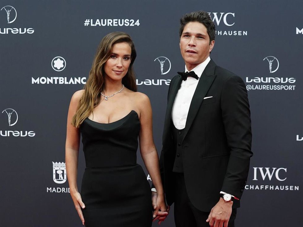 Los influencers María Pombo y Pablo Castellano posan durante la alfombra roja de la 25 edición de los Premios Laureus 2024