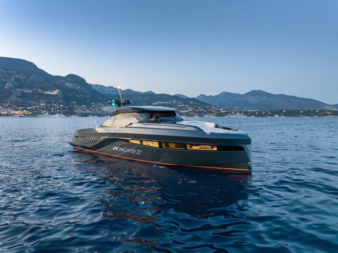 El Azur 45HT estará disponible en OK Yachts.