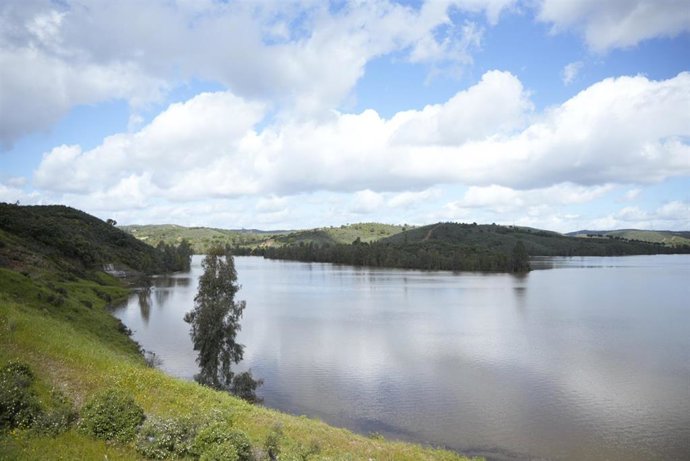 Embalse de Aznalcóllar. A 01 de abril de 2024, en Sevilla (Andalucía, España). 
