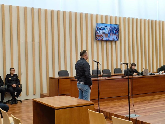 Juan Carlos Santórum, ante el tribunal de la sección quinta de la Audiencia Provincial de Pontevedra, con sede en Vigo, a 23 de abril de 2024.