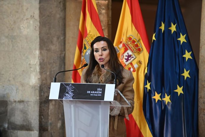 La presidenta de las Cortes de Aragón, Marta Fernández, durante su discurso institucional