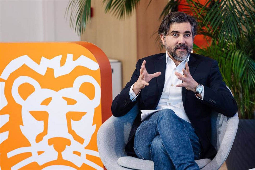 El CEO de ING, Ignacio Juliá, durante una mesa redonda, en la sede de ING, a 23 de abril de 2024, en Madrid (España). 