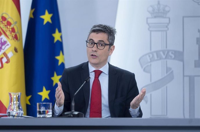 El ministro de la Presidencia, Justicia y Relaciones con las Cortes, Félix Bolaños, durante una rueda de prensa posterior a la reunión del Consejo de Ministros, en el Palacio de la Moncloa, a 23 de abril de 2024, en Madrid (España). 