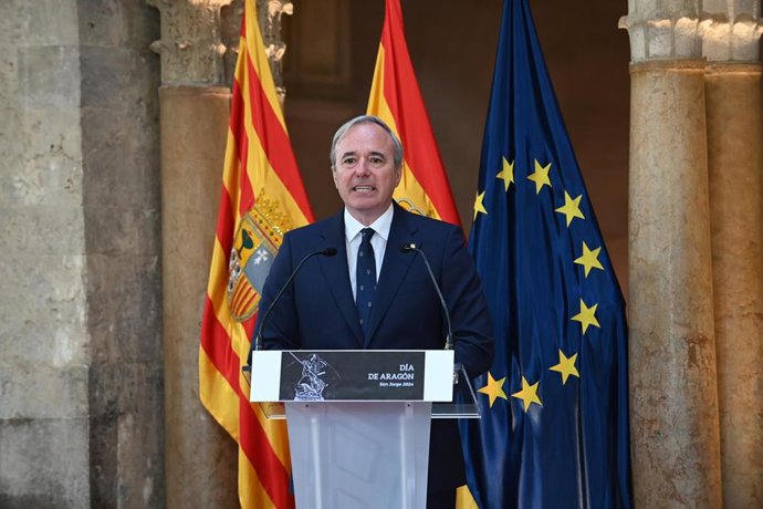 El presidente del Ejecutivo autonómico, Jorge Azcón, interviene durante el  acto institucional del Día de Aragón