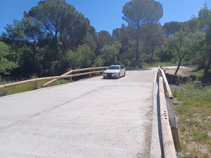 Vado sobre el río Jándula en la A-6177.