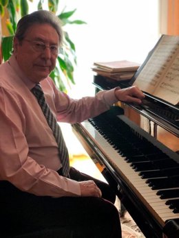 Archivo - El compositor y director de orquesta Bernardo Adam Ferrero